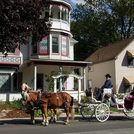Bondy House Bed & Breakfast Amherstburg Ngoại thất bức ảnh
