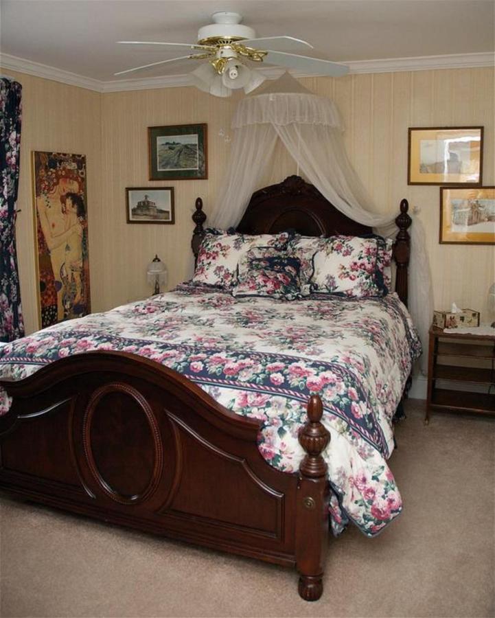 Bondy House Bed & Breakfast Amherstburg Ngoại thất bức ảnh