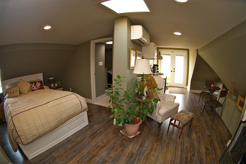 Bondy House Bed & Breakfast Amherstburg Ngoại thất bức ảnh