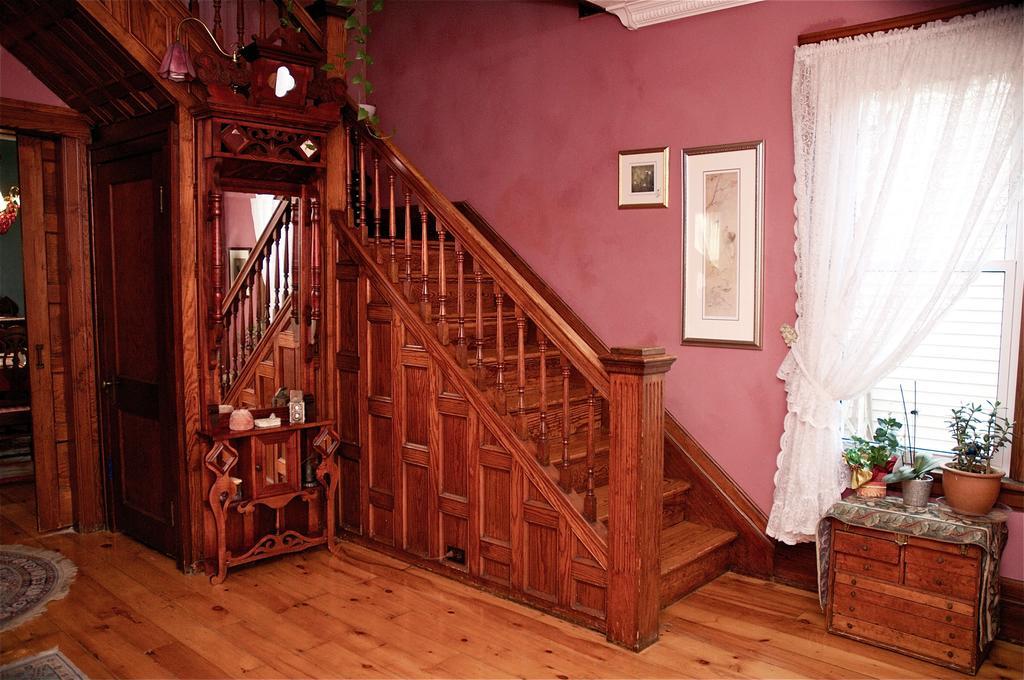 Bondy House Bed & Breakfast Amherstburg Ngoại thất bức ảnh