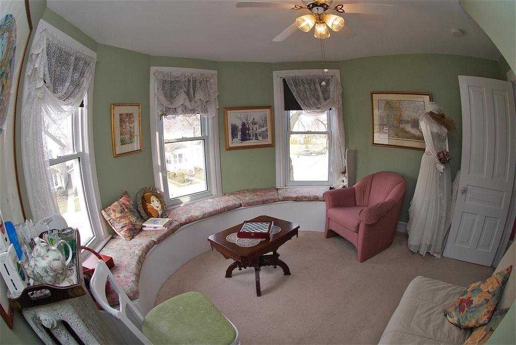 Bondy House Bed & Breakfast Amherstburg Ngoại thất bức ảnh