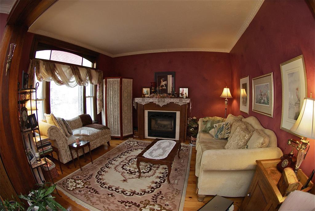 Bondy House Bed & Breakfast Amherstburg Ngoại thất bức ảnh