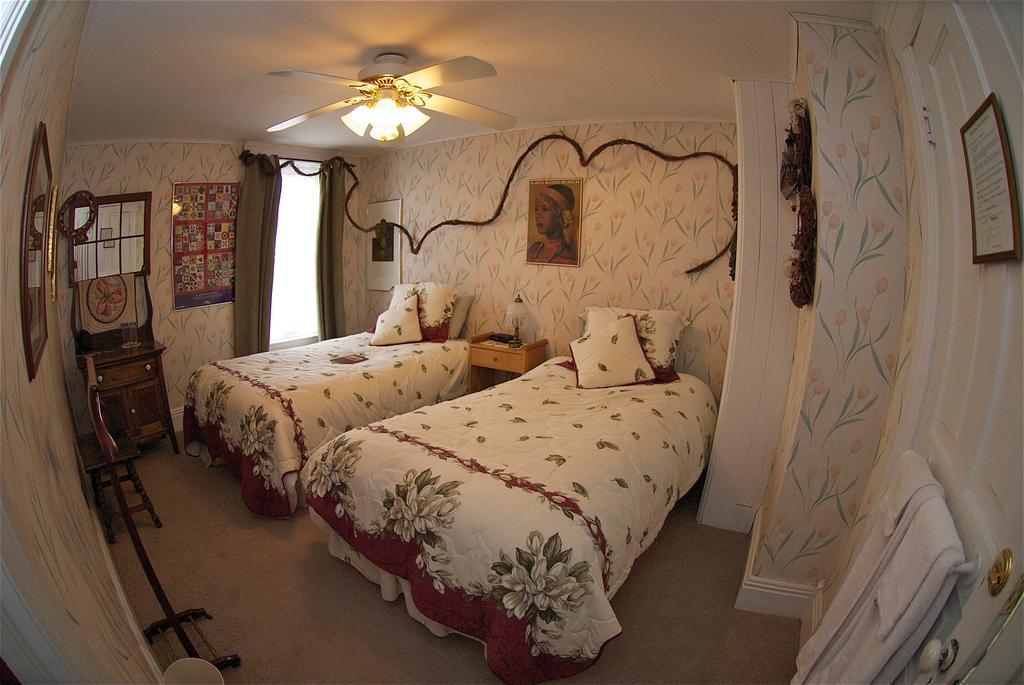 Bondy House Bed & Breakfast Amherstburg Ngoại thất bức ảnh